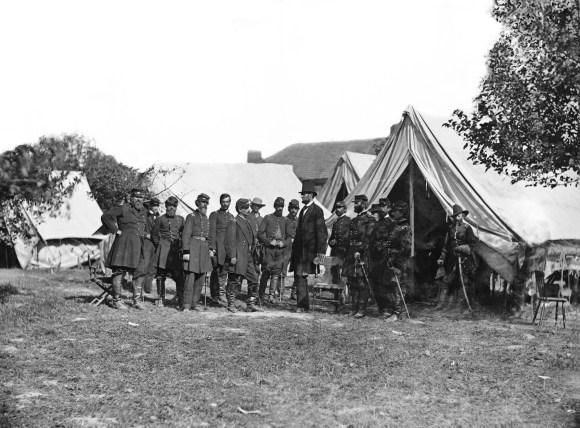 lincoln_and_generals_at_antietam